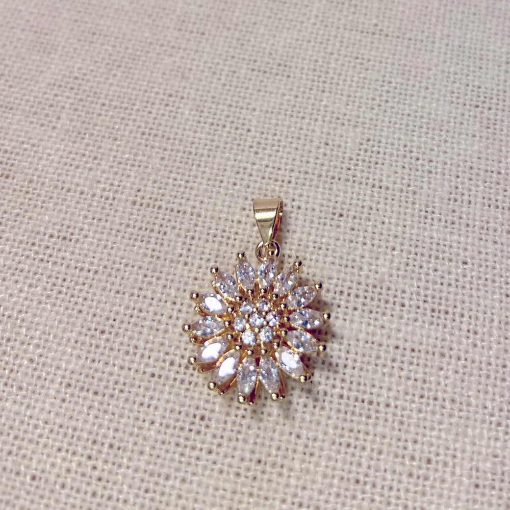 Gold Spinning Pendant